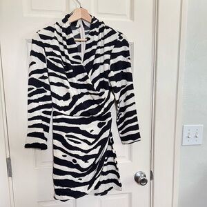 H&M Animal Print Mini Dress with Long Sleeves size XS